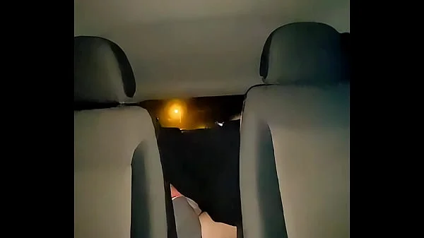 No me aguanto y me follo a la mejor amiga de mi novia en el asiento trasero del auto después de salir del GYM - LA GRABO A ESCONDIDAS AMATAUR REAL MONTANDO EN EL COCHE